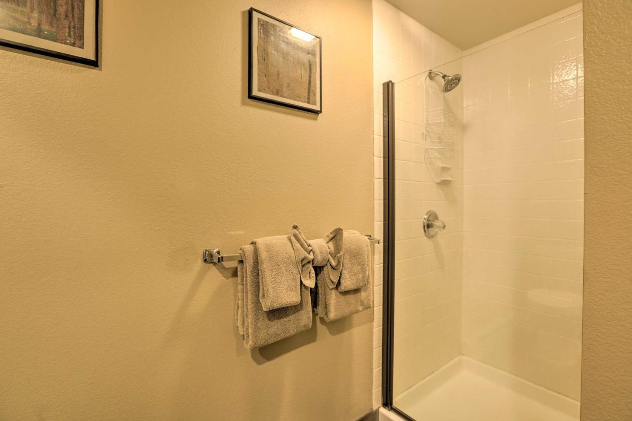 Corner-Unit Condo With Grill Walk To Lake Tahoe! Incline Village Exterior foto